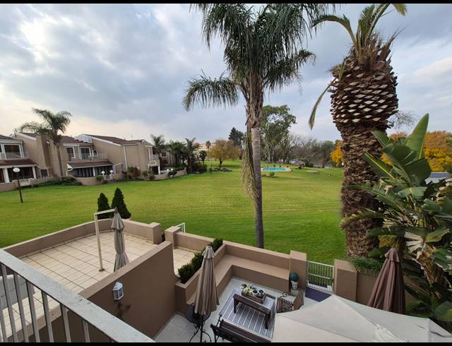 2 BEDROOM TOWNHOUSE FOR SALE IN PEACEHAVEN